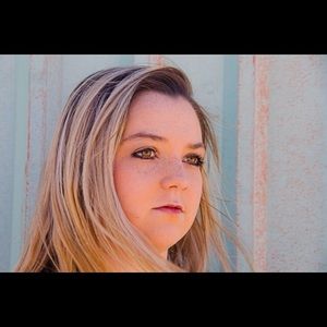 Meet your Posher, Claire